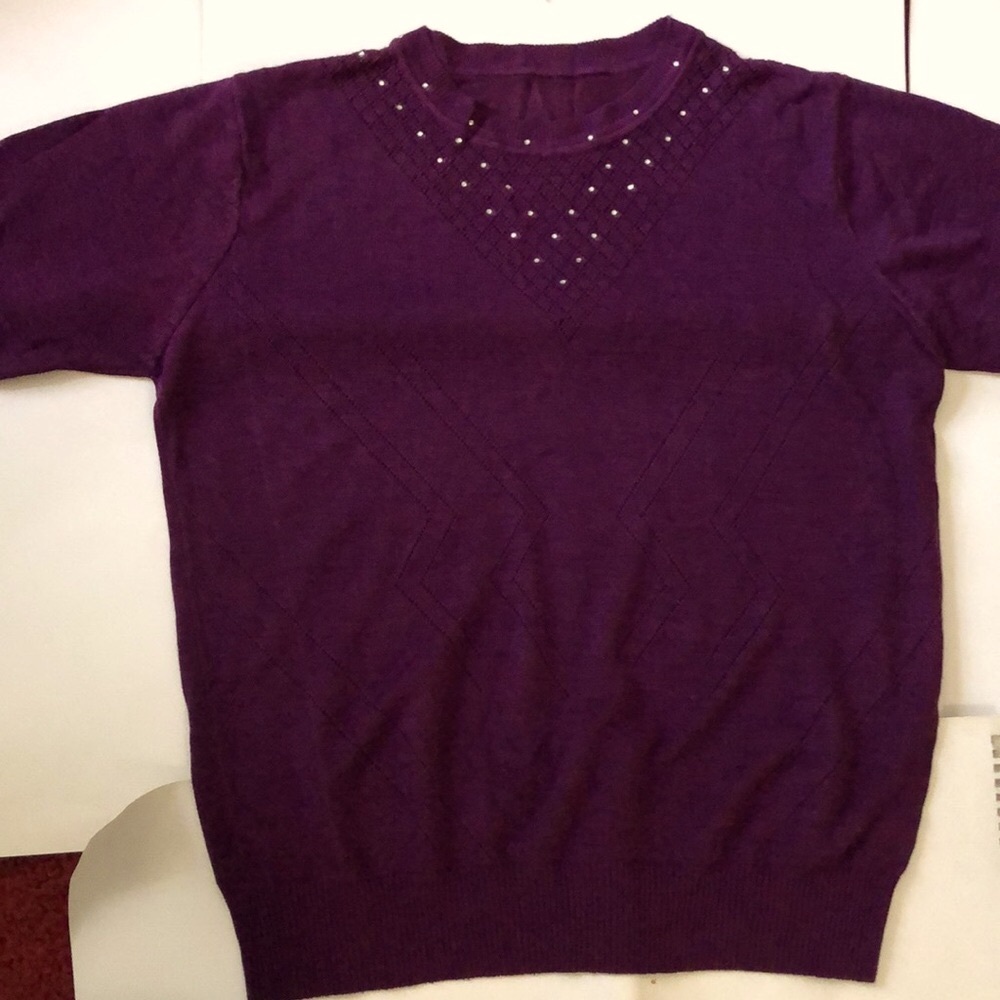 Stylish purple sweater with 3/4th sleeves